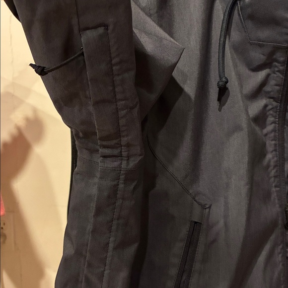 The North Face insulated jacket - Picture 8 of 8